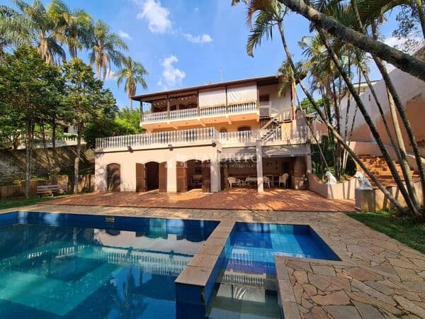 Sobrado com piscina à venda em Atibaia/SP