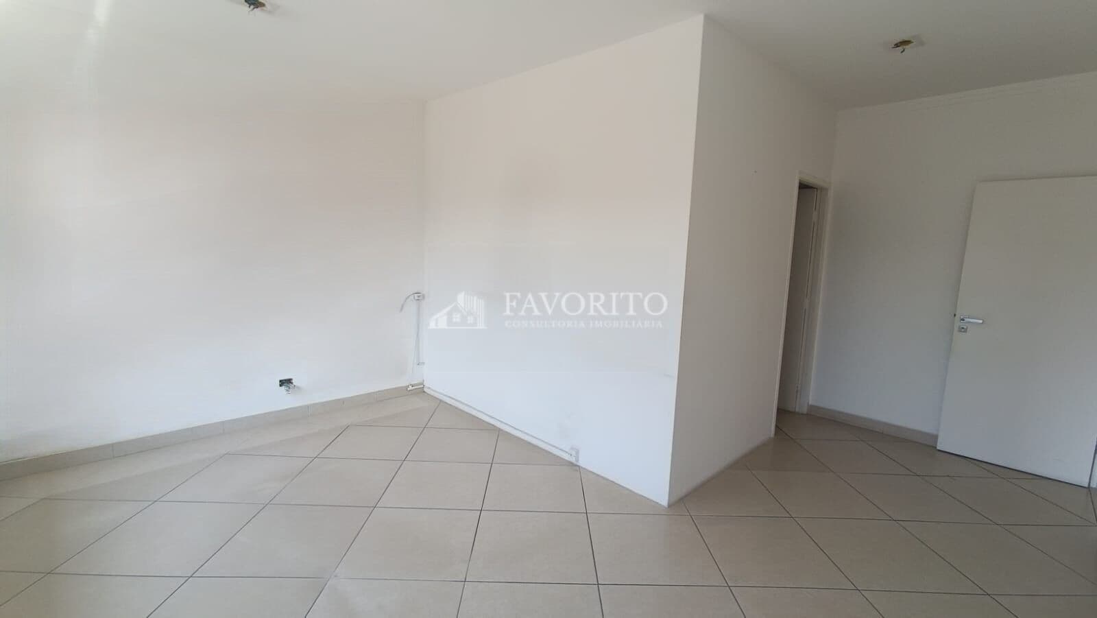 Salão Comercial para locação na Al. Lucas Nogueira Garcez em Atibaia/SP