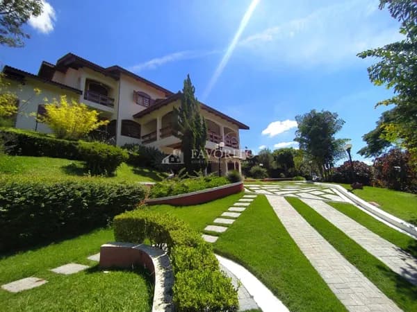 Casa com piscina no Condomínio Flamboyant em Atibaia/SP