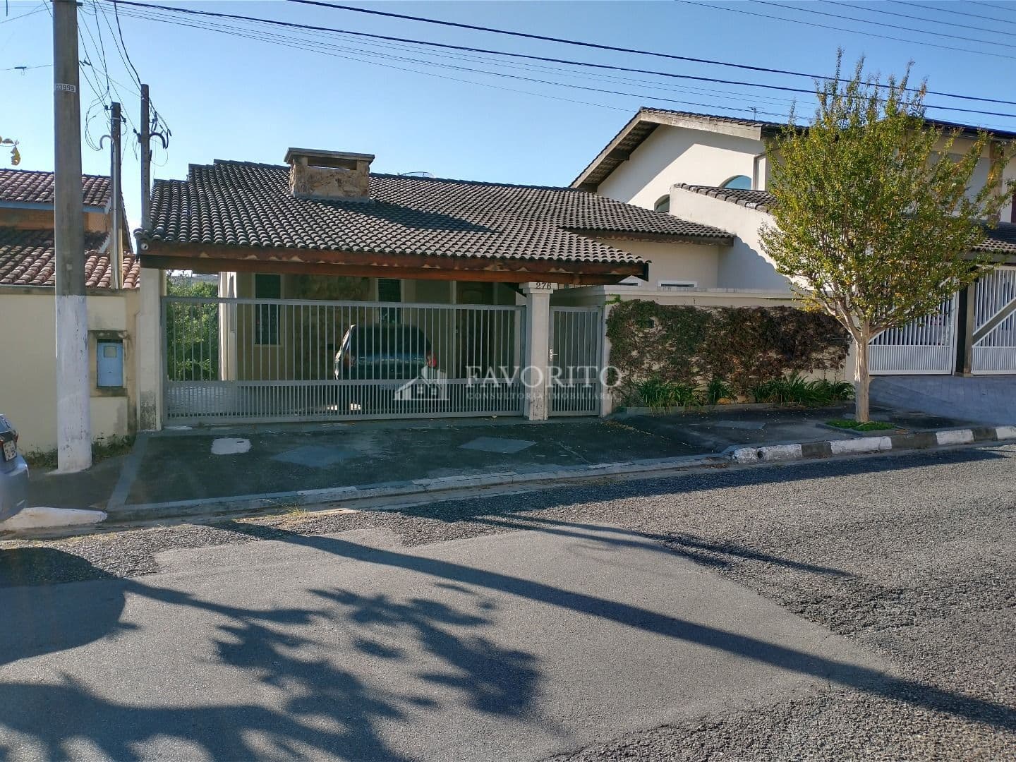 Casa 04 dormitórios à venda em Atibaia/SP