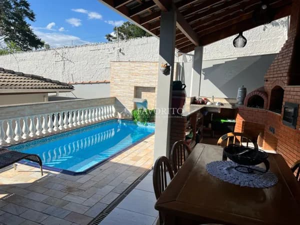 Casa Térrea à venda no Retiro das Fontes em Atibaia/SP