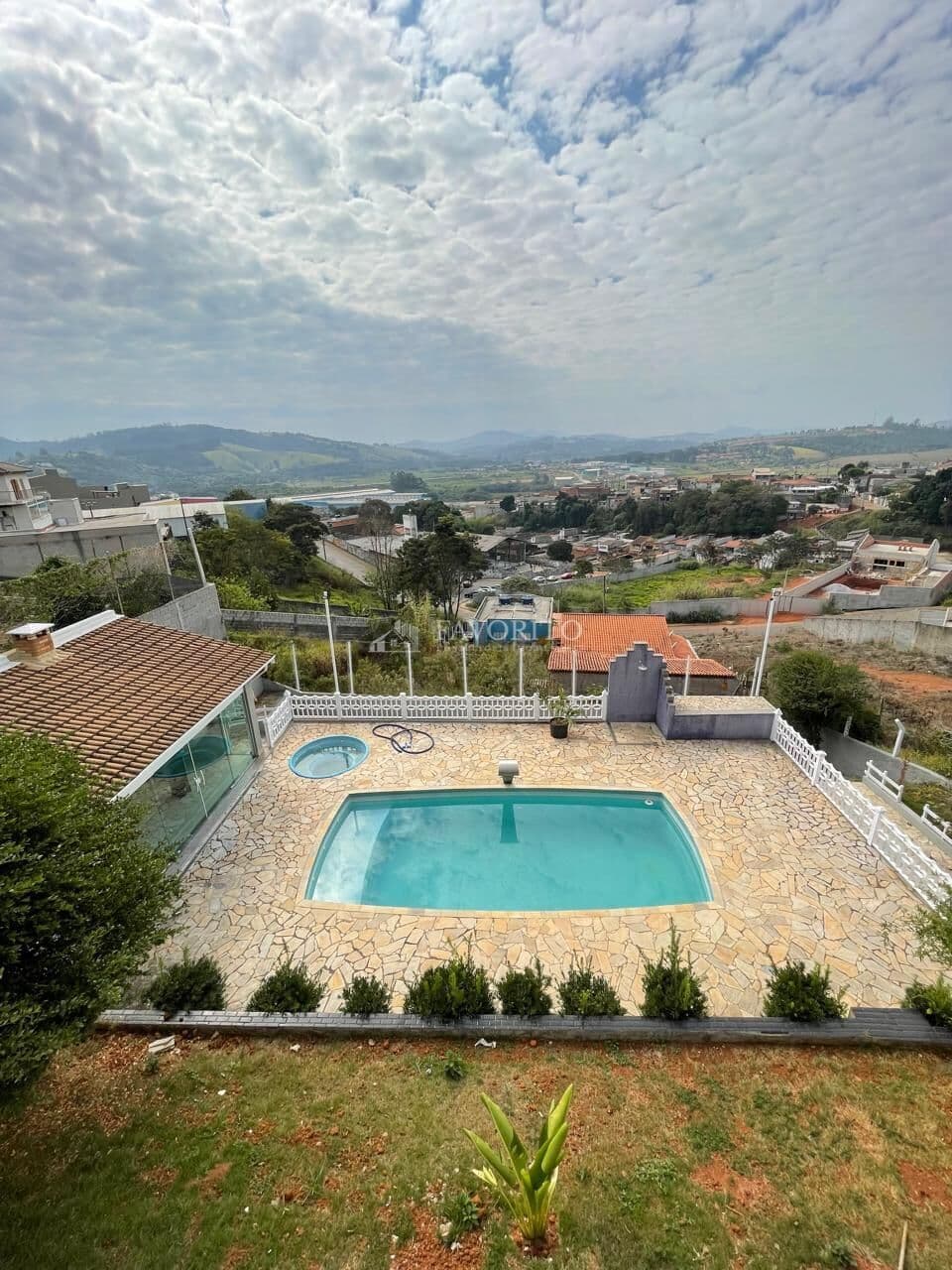 Casa em Condominio em Bom Jesus dos Perdões
