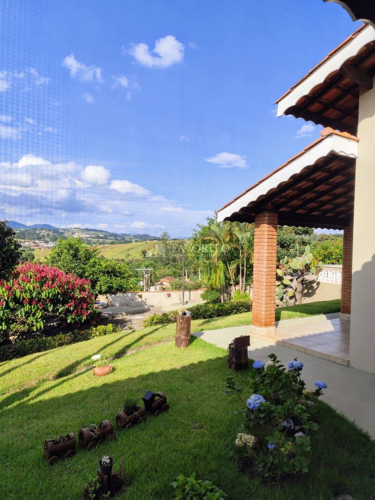 Chácara Urbana de Alto Padrão à Venda no Vale do Rio Cachoeira em Piracaia/SP