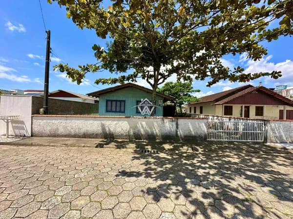 Casa à 350 metros da praia de Navegantes