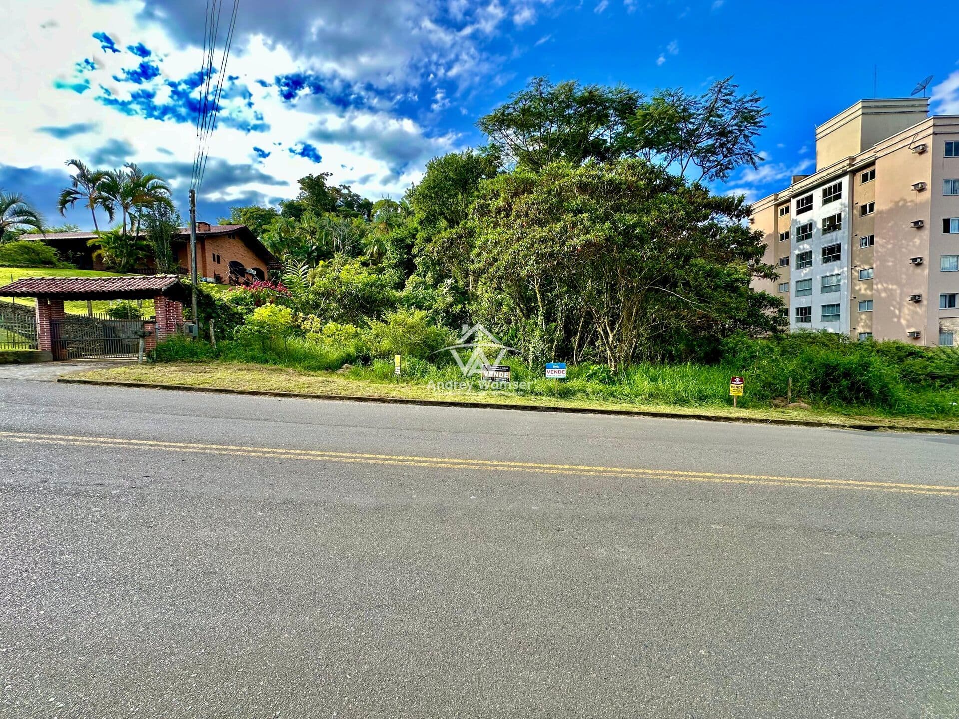 Terreno Residencial - Comercial