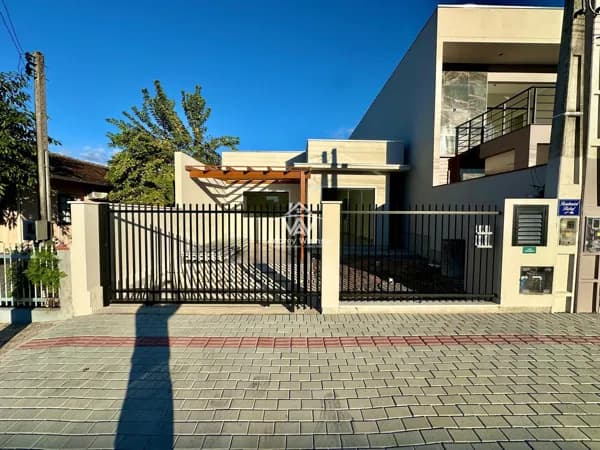 Casa nova à venda no Bairro Quintino em Timbó