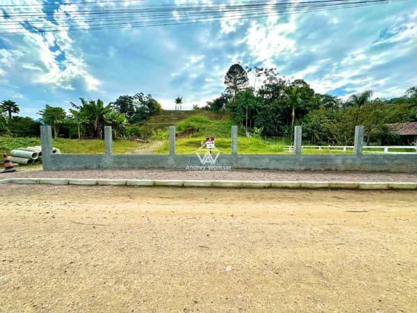 Terreno no Bairro Tiroleses