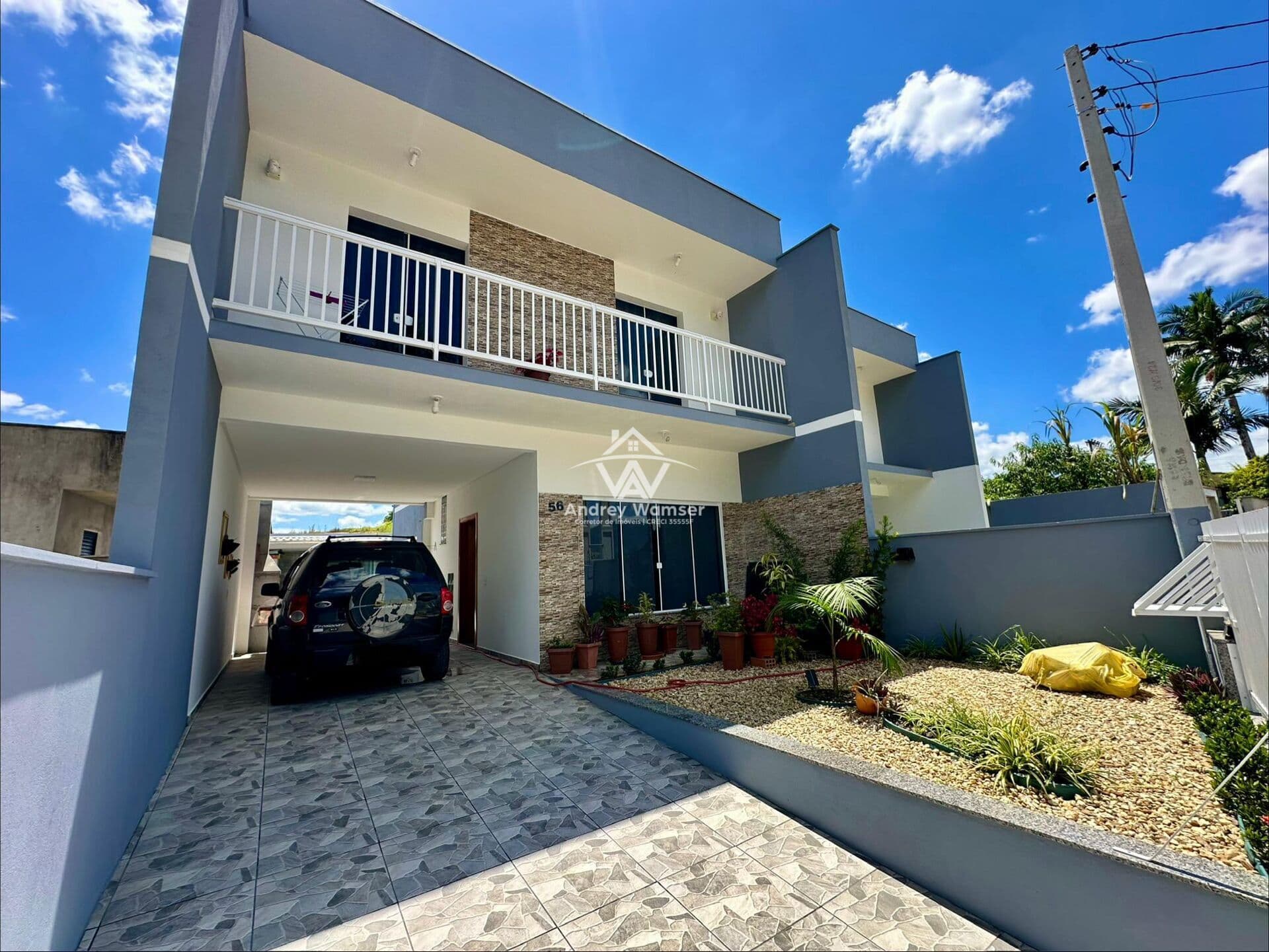 Sobrado novo no Bairro Araponguinhas