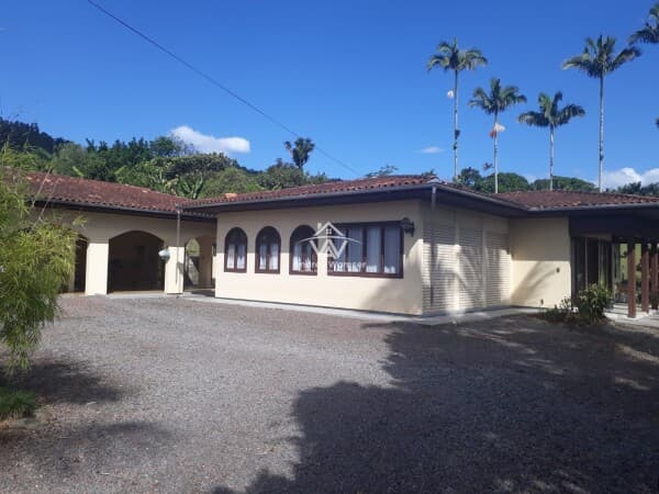 Casa Centro de Rodeio