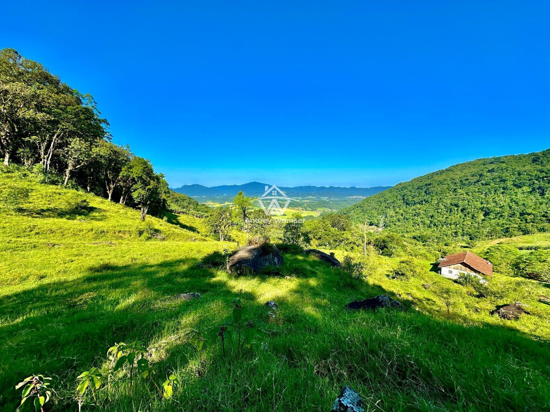 Terreno com linda vista da cidade