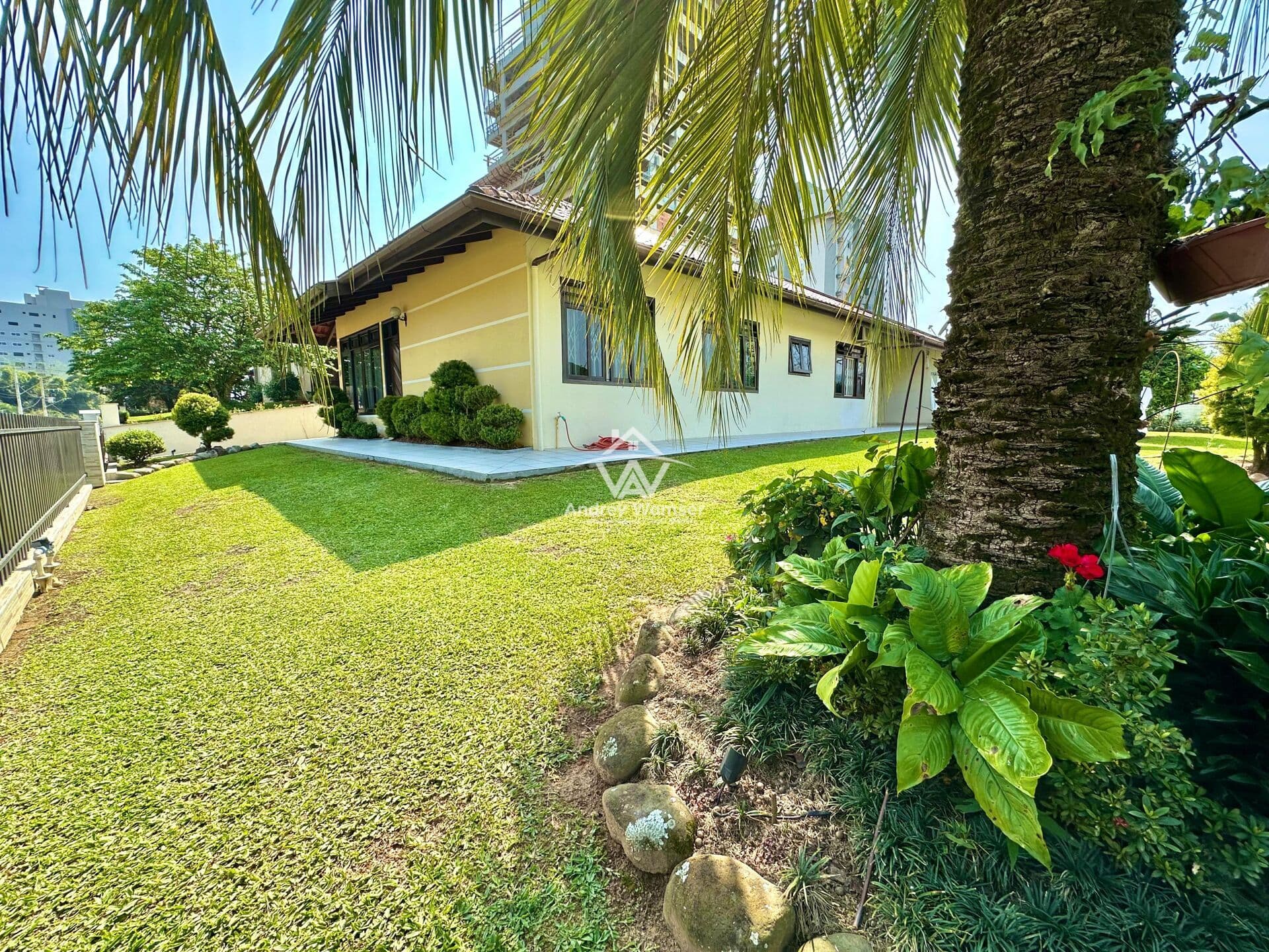 Casa em região central de Timbó
