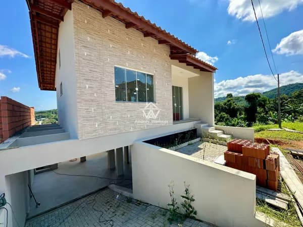 Casa nova à venda no Bairro Vila Germer em Timbó