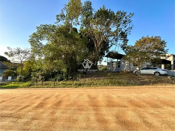 Terreno no Bairro Araponguinhas