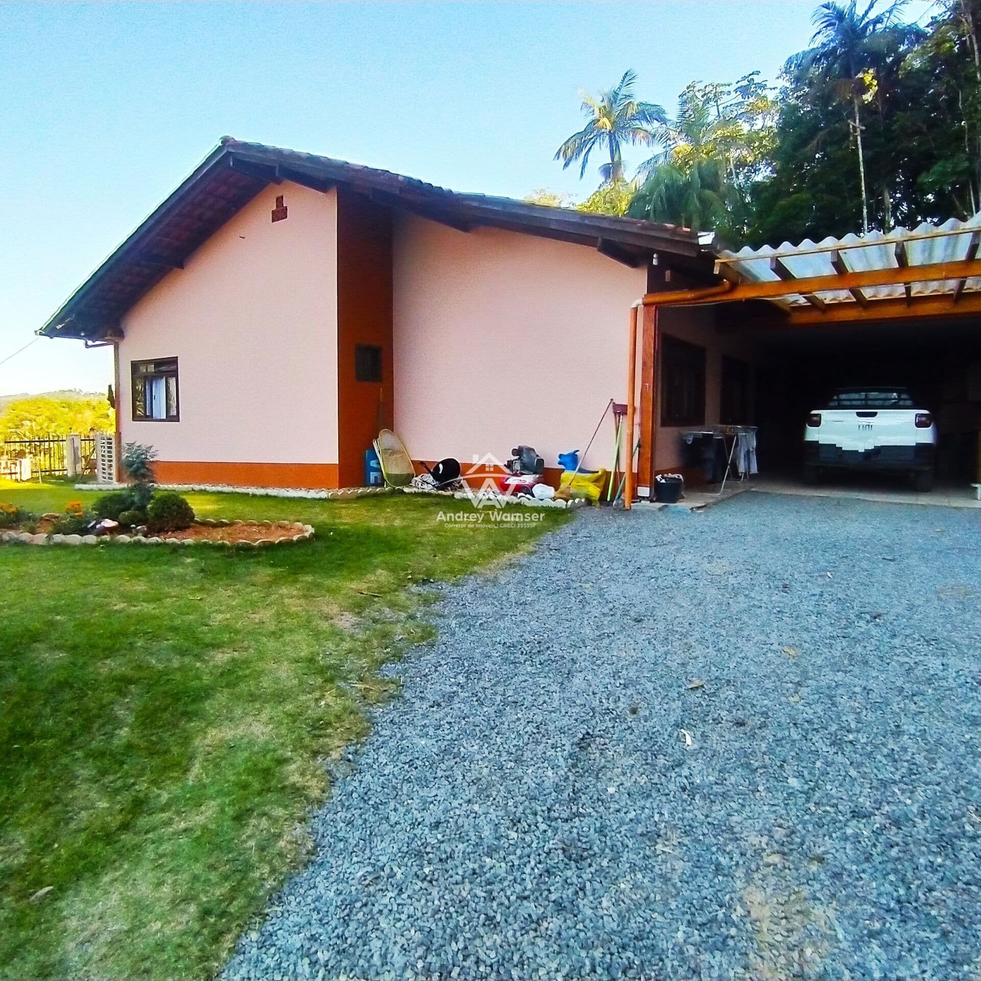 Casa no Bairro das Capitais