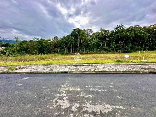 Terreno à venda no Bairro Araponguinhas