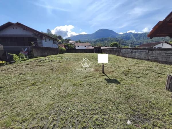 Terreno Residencial - Comercial