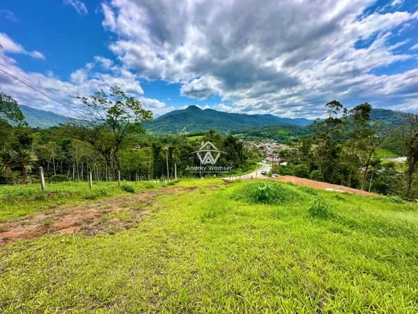 Terreno com vista do alto