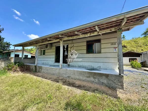 Casa à venda com dormitórios no Bairro Pomeranos