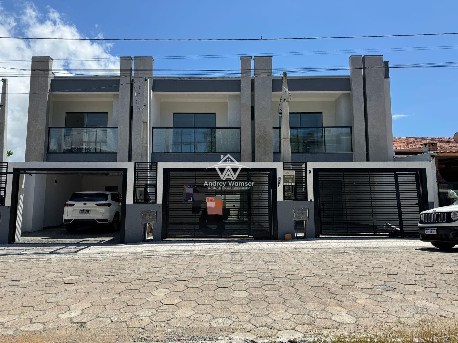 Sobrado novo à venda em Balneário Piçarras