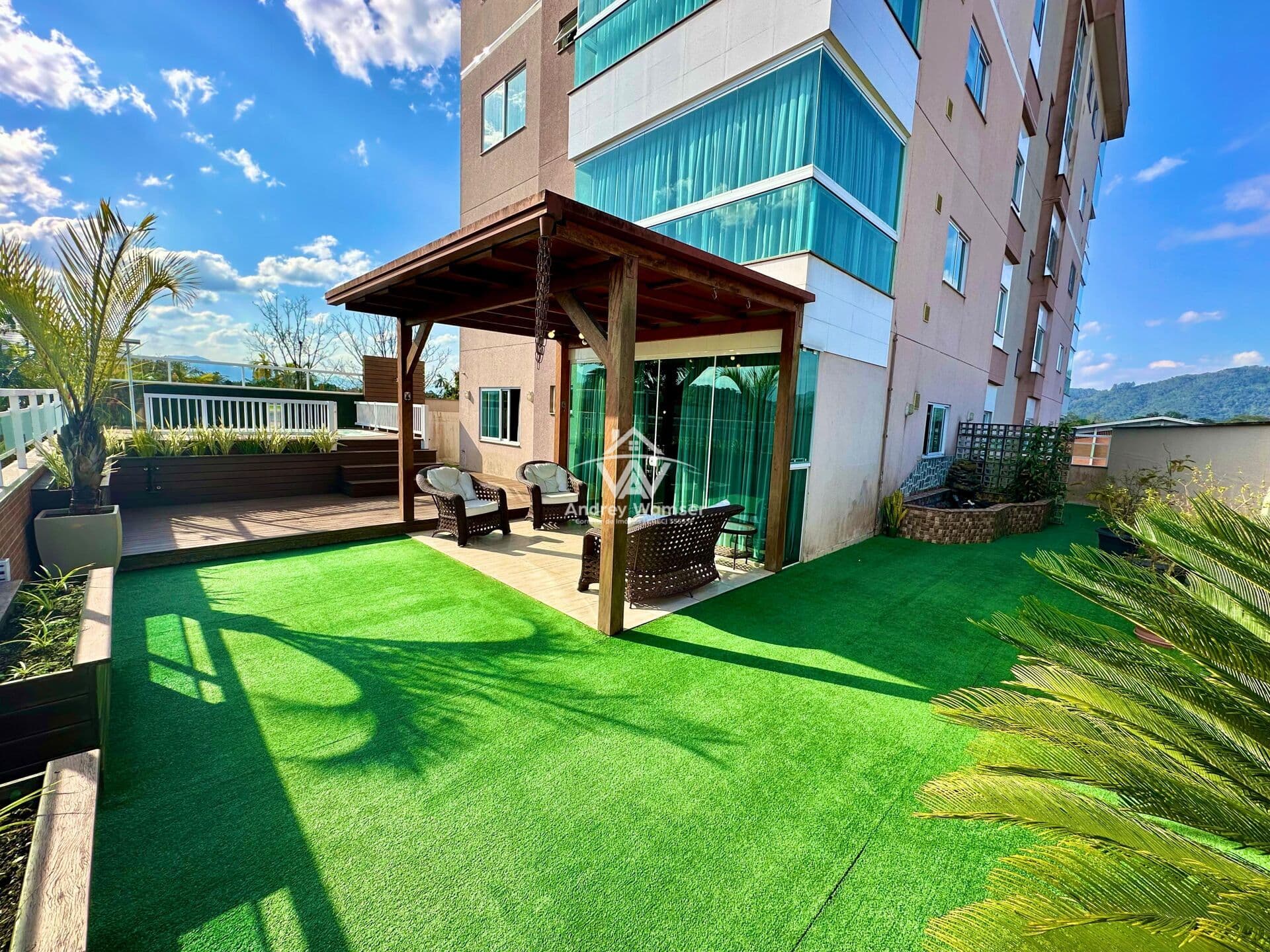 Apartamento com piscina privativa