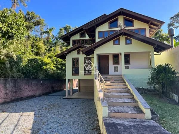 Casa em Timbó - Das Capitais