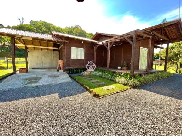 Casa no Bairro Araponguinhas