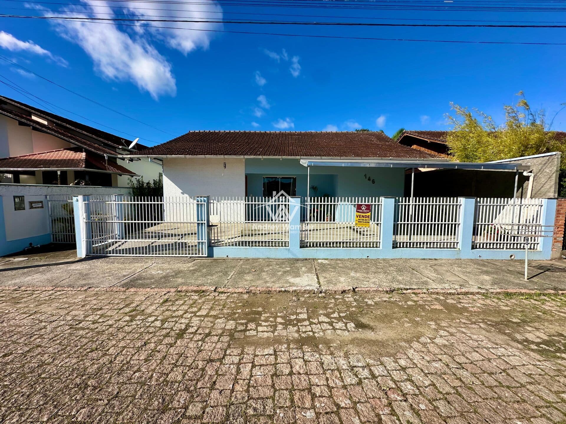 Casa com 4 dormitórios no Bairro das Nações