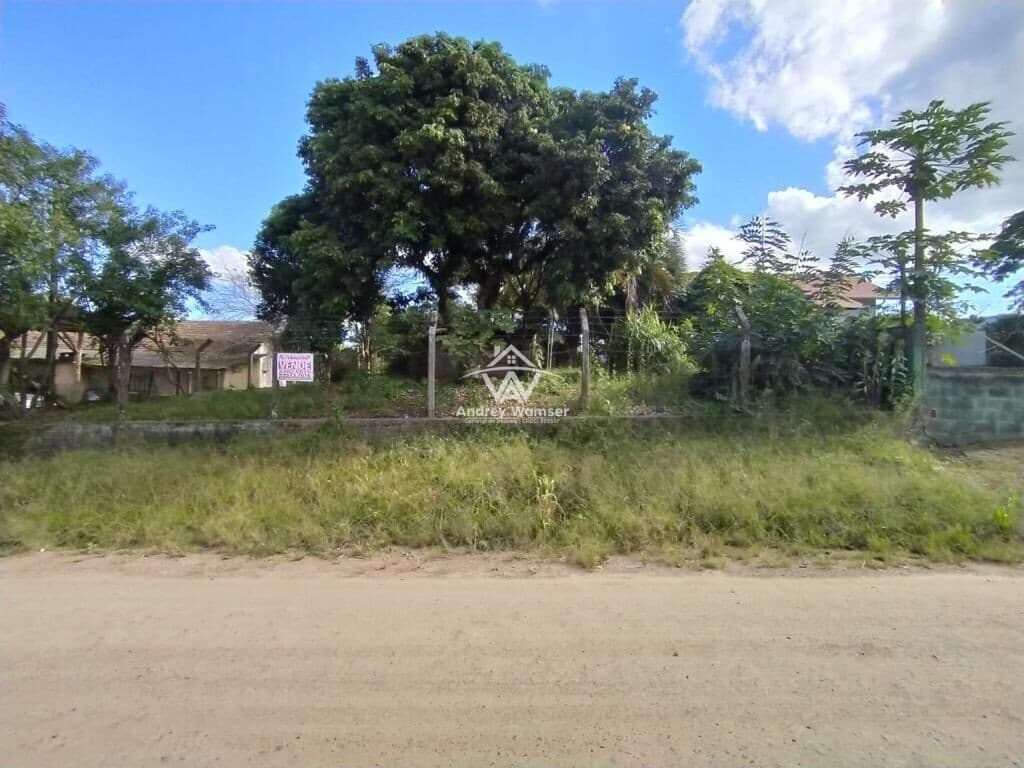 Terreno no Bairro Araponguinhas