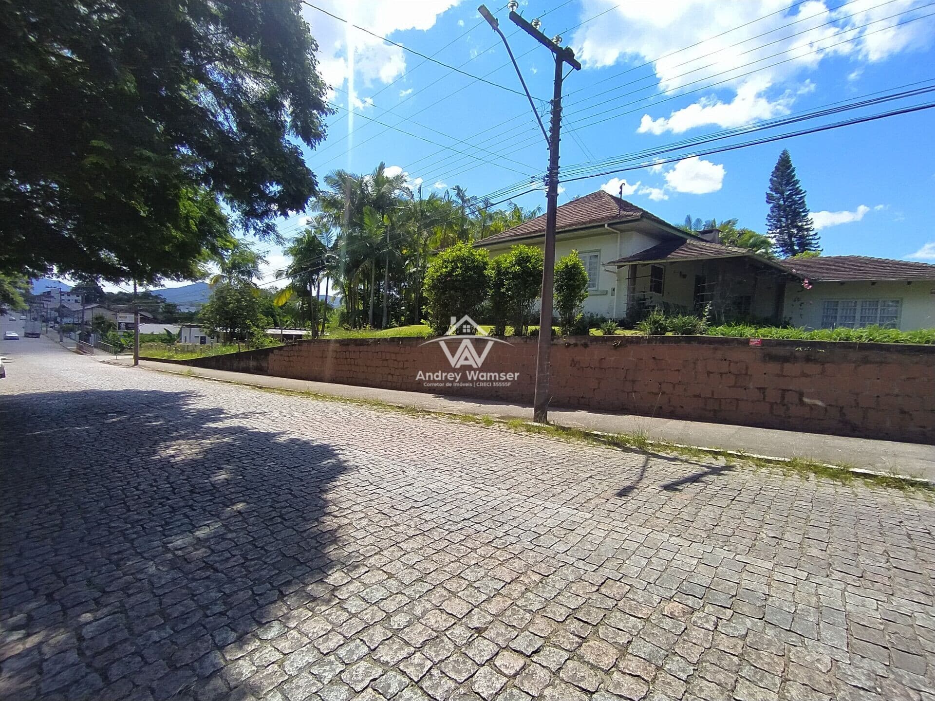 Amplo terreno no Bairro Quintino