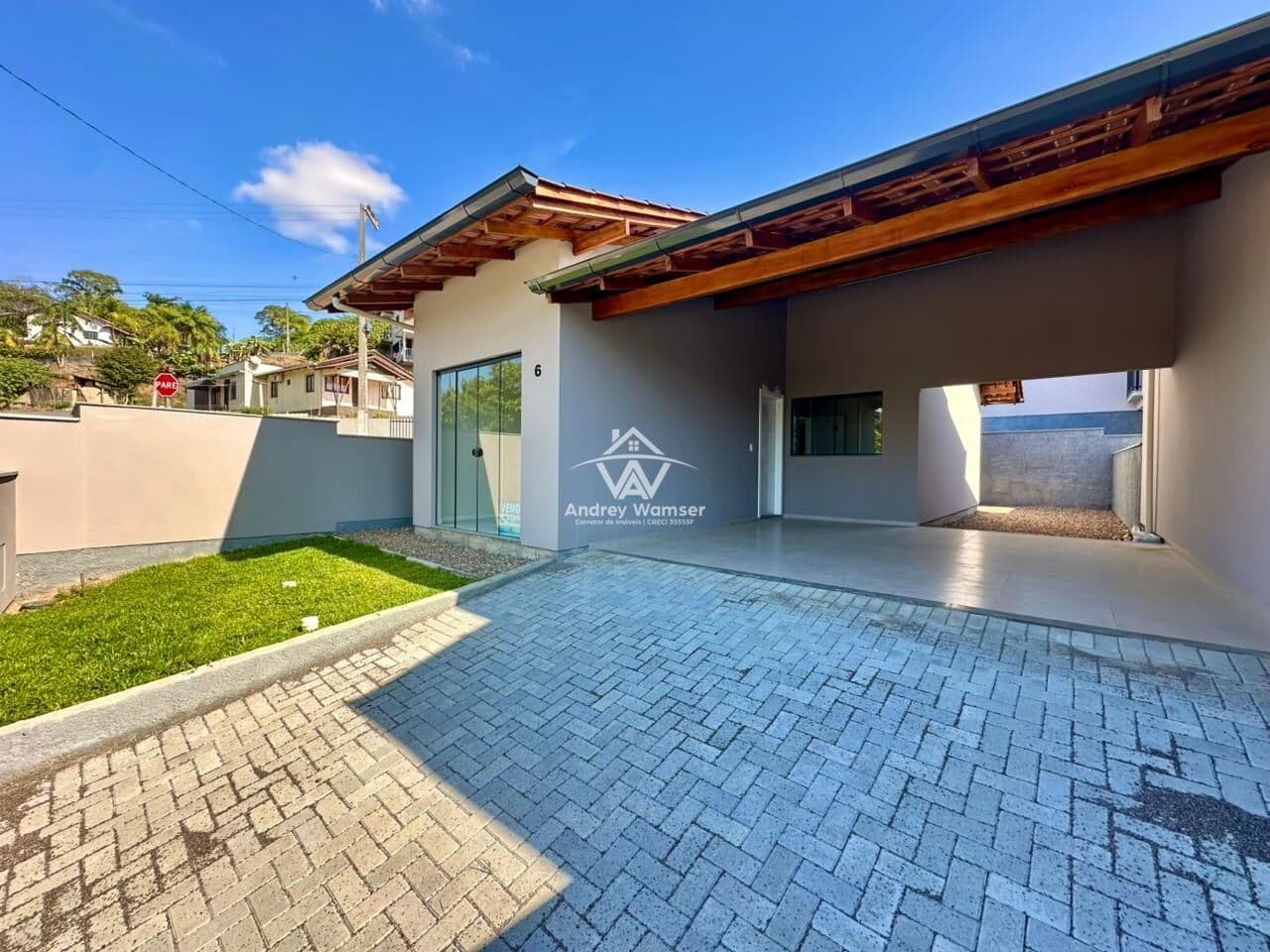Casa nova à venda no Bairro dos Estados