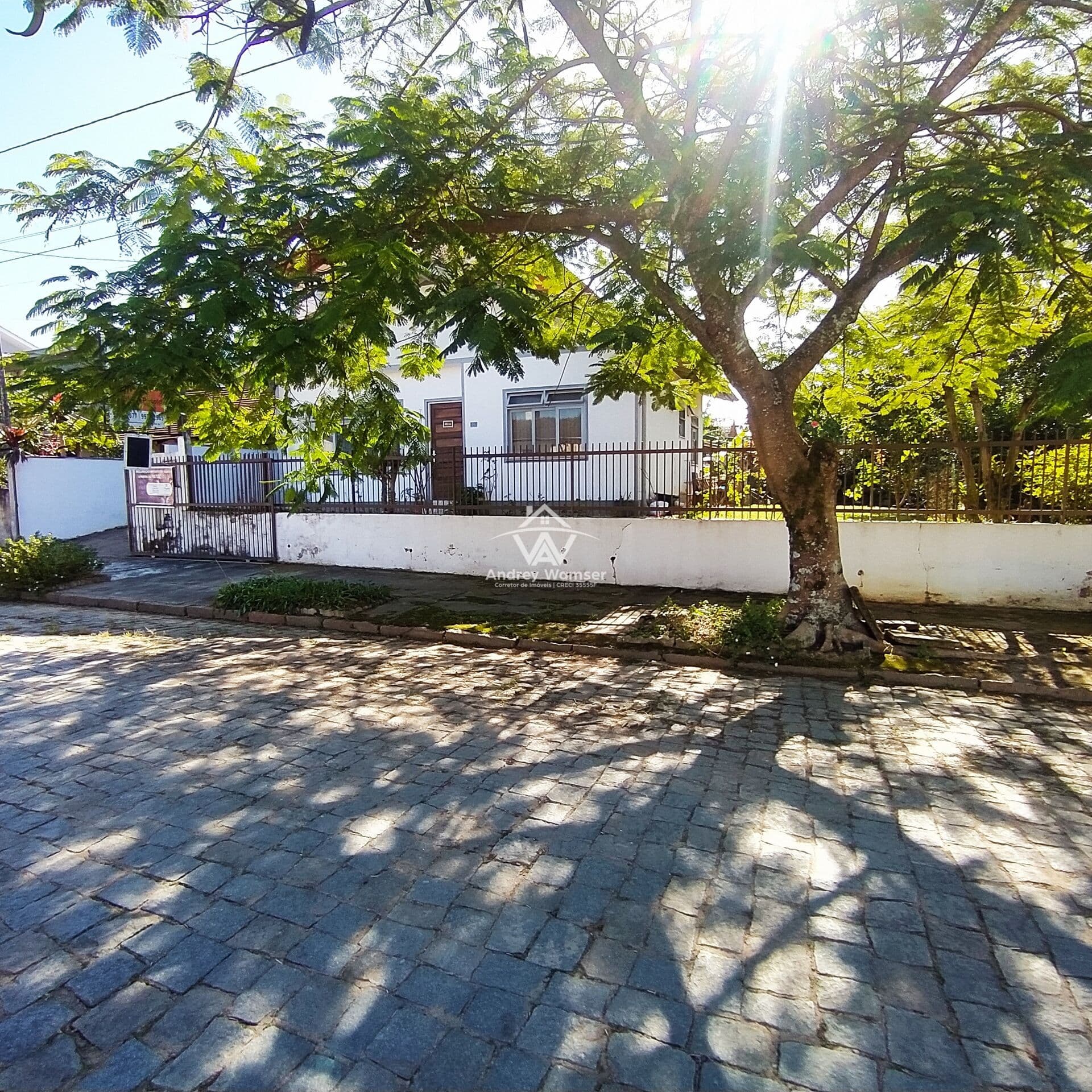 Imóvel Residencial - Comercial no Bairro das Capitais