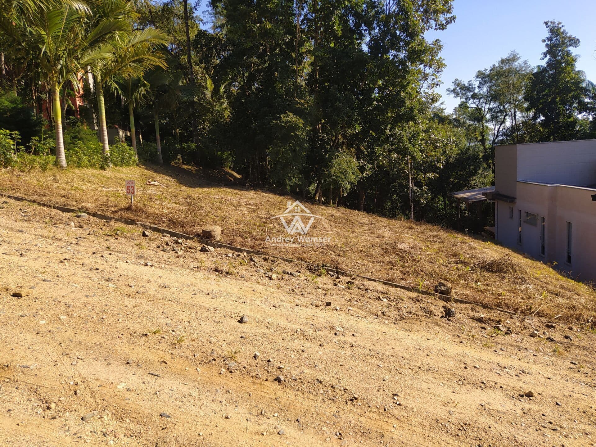 Terreno no Condomínio Rosa dos Ventos