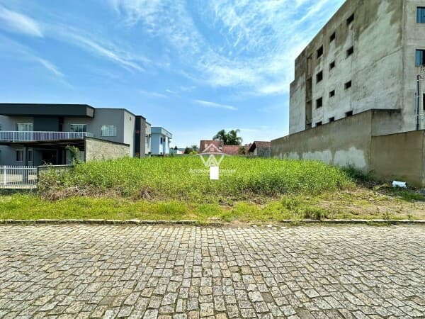 Terreno no Bairro das Nações
