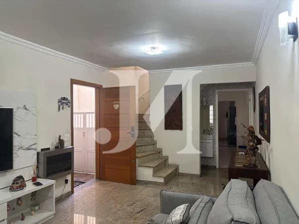 Casa Sobrado de 170m² - Sendo 3 suítes, e 4 banheiros no total, com 2 vagas - Tatuapé. 🏢