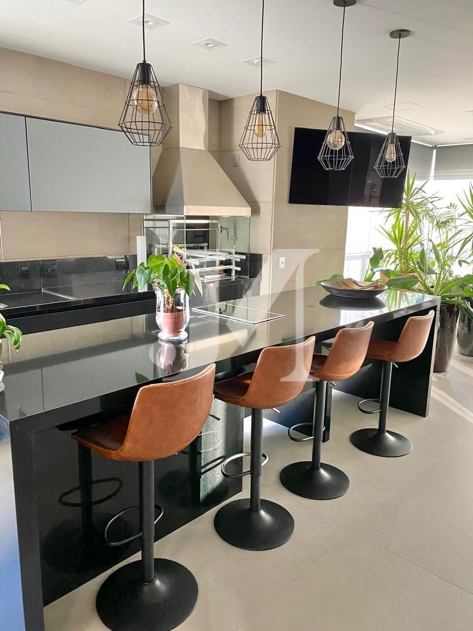 Apartamento Alto Padrão de 375m², 4 Suites, 6 Vagas Privativas Hall Privativo - Condomínio Helen Altos do Tatuapé - Tatuapé.