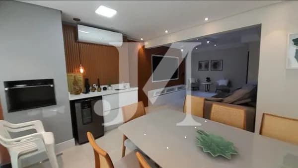 Apartamento de 93m², 2 Dormitórios sendo 1 Suíte e 2 Vagas no Condomínio Montreal.