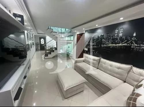 Casa sobrado de 233m², 3 Suítes e 7 Vagas no Jardim Anália Franco.