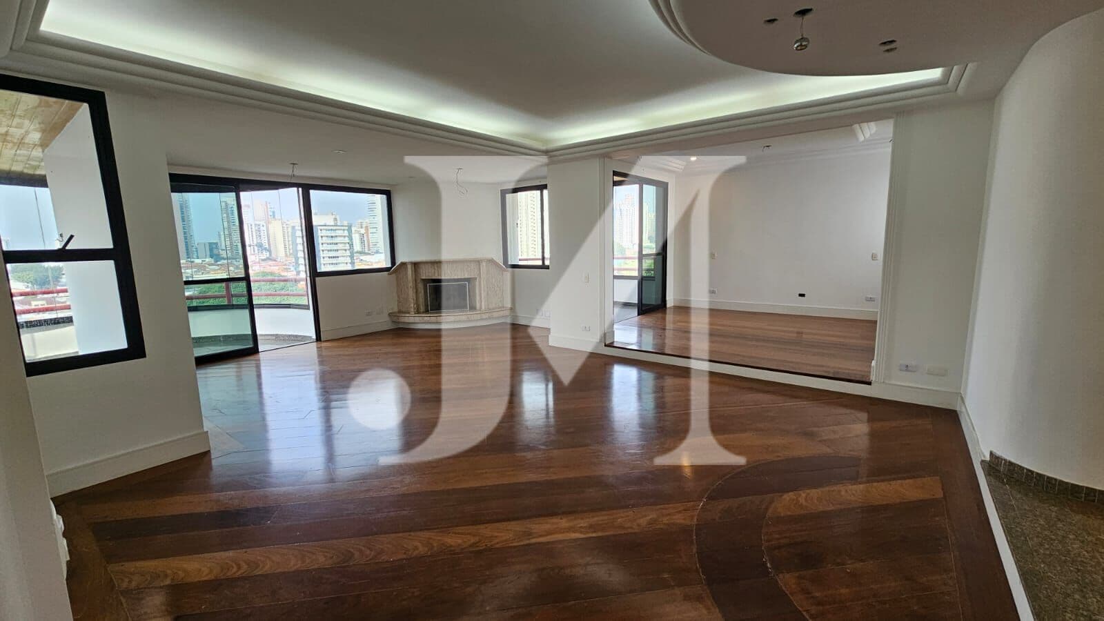 Apartamento Alto Padrão de 250m², 4 Dormitórios, sendo 2 Suítes, e 3 Vagas no Condomínio Edifício Vittória Di Chiro - Tatuapé. 🏢