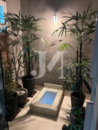 Casa Sobrado de 300m², 3 Dormitórios com 1 Suíte e 4 Vagas no Jardim Textil.🏢