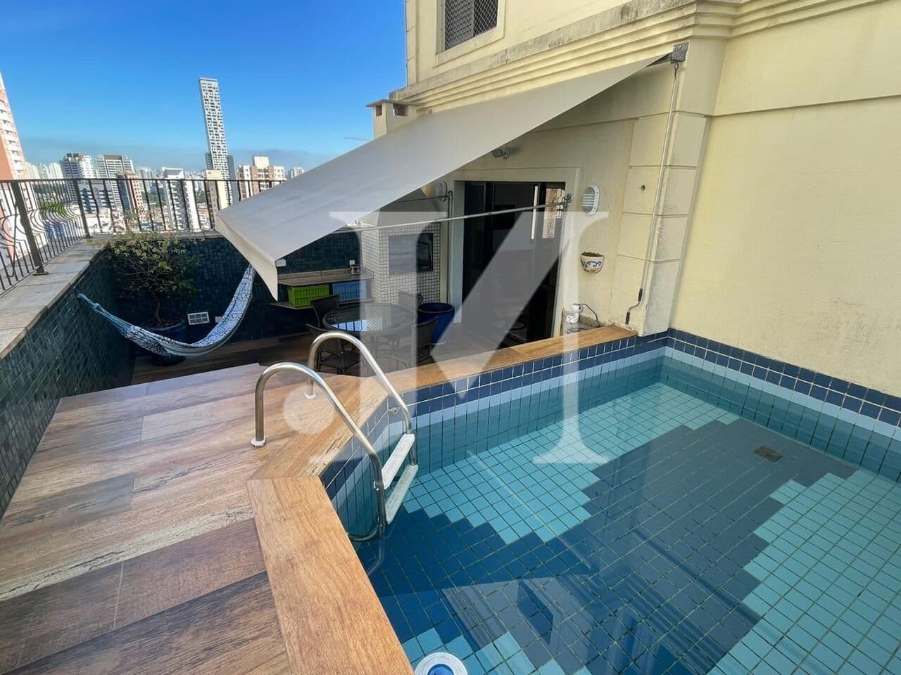 Cobertura de 158m², 3 Suítes, 3 Vagas e 1 Depósito no Condomínio Edifício Victória no Tatuapé 🏢