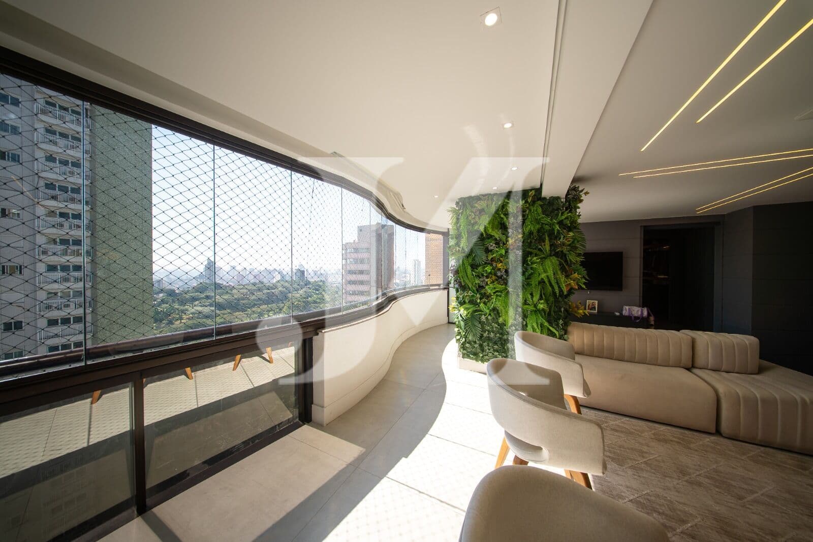 Apartamento de 160m², 3 Suítes, e 3 vagas no Condomínio Edifício Valladolid - Tatuapé 🏢
