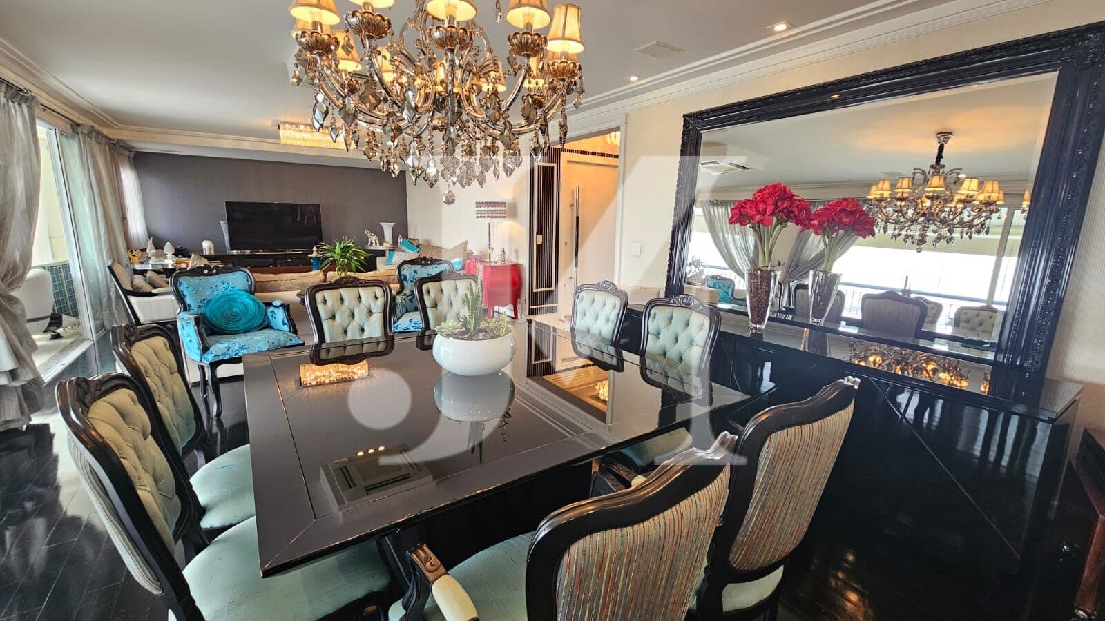 Apartamento Padrão de 234m², 3 Dormitórios, todos Suítes e 4 Vagas no Condomínio Identitá - Tatuapé 🏢