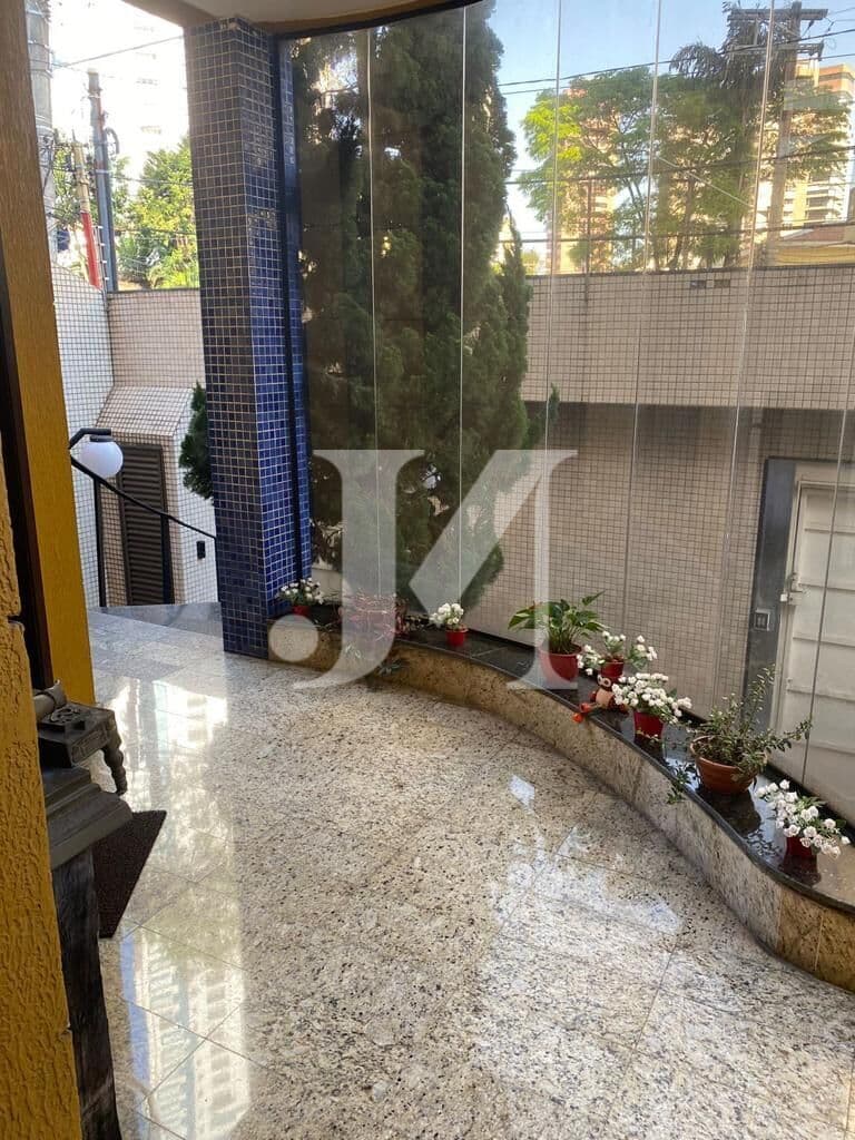 Casa Sobrado de 650m², 5 Dormitórios, 5 Suítes e 5 Vagas de garagem🏢
