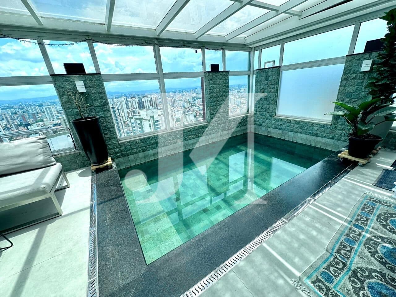 Apartamento Cobertura de 225m², 3 Suítes, 5 Vagas fixas depósito privativo - no Condomínio Fuerte Ventura. 🏢