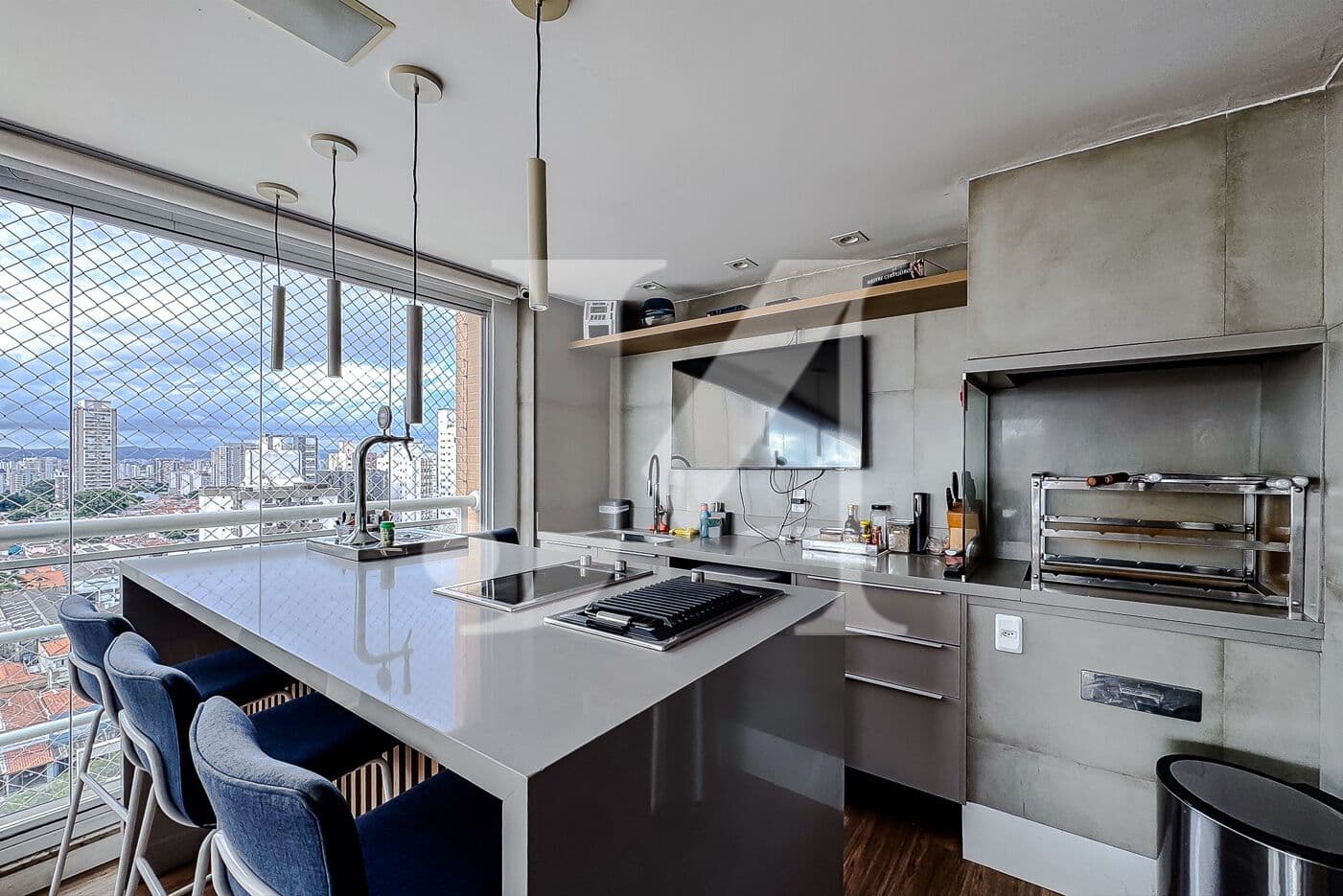 Apartamento de 227m², 3 Suítes, sendo a master com banheira 1 escritório, 4 vagas e 1 deposito - no Condomínio Mont Serrat🏢