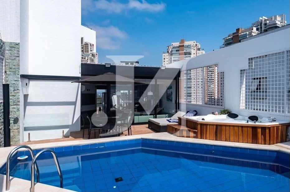Cobertura Duplex Alto Padrão de 350m², 3 Dormitórios, todos Suítes e 3 Vagas no Condomínio Edifício Emerald Hills - Morumbi 🏢