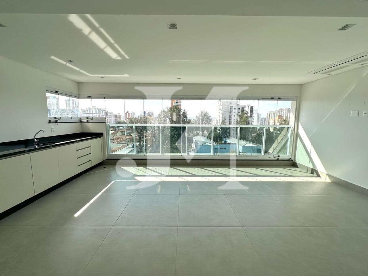 Apartamento Alto Padrão de 160m², 3 Suítes e 4 Vagas no Condomínio Plazas de Madrid.
