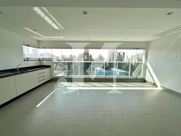 Apartamento Alto Padrão de 160m², 3 Suítes e 4 Vagas no Condomínio Plazas de Madrid.