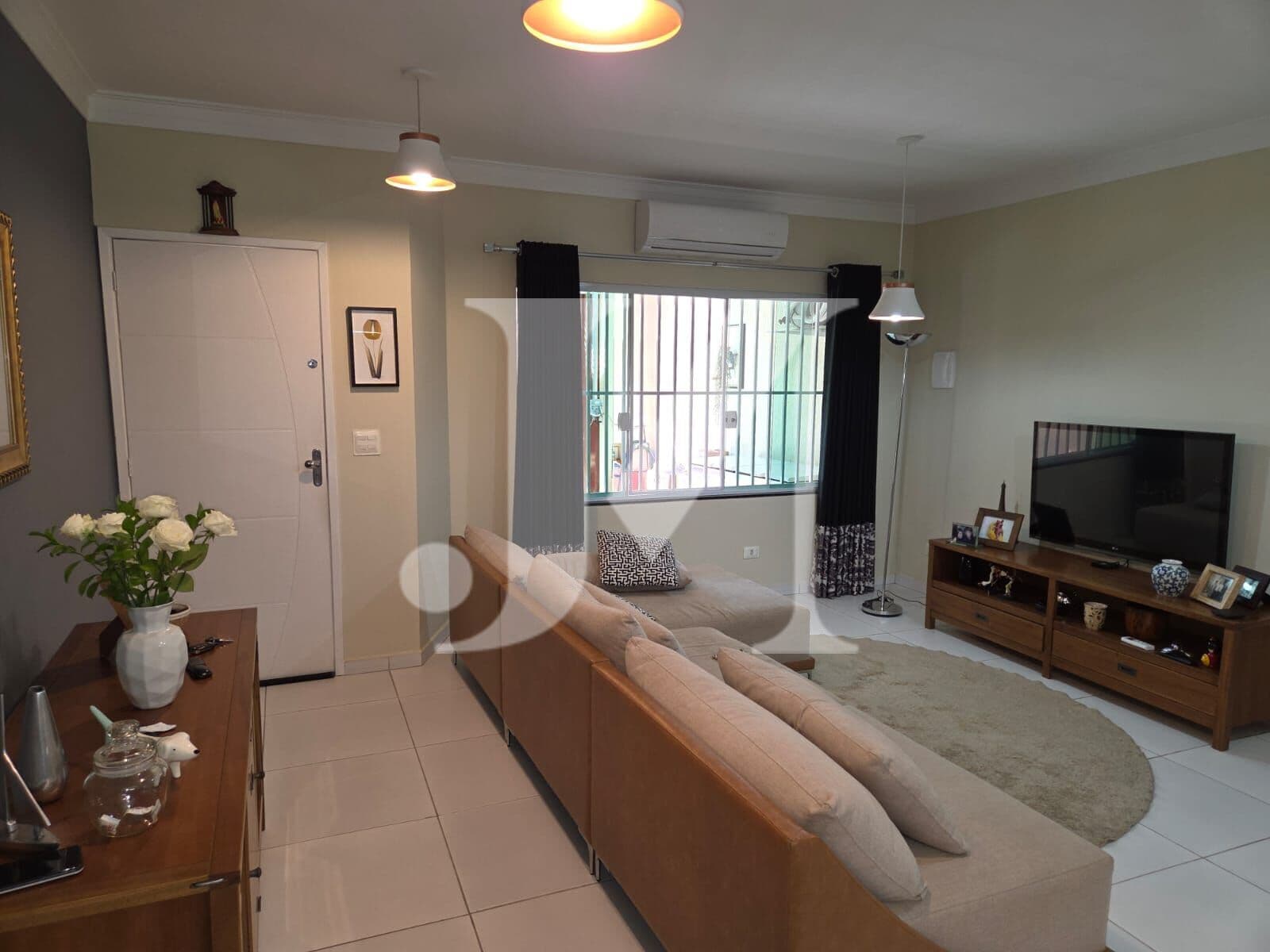 Casa Sobrado Alto Padrão com 157m², 03 Dormitórios sendo 01 Suíte e 02 Vagas na Vila Carrão.