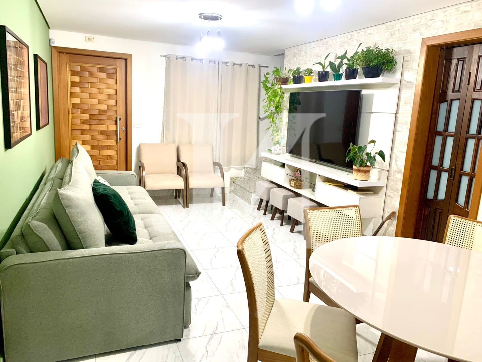 Casa Sobrado Padrão - 125m², 2 Suítes e 4 Vagas no tatuapé. 🏢